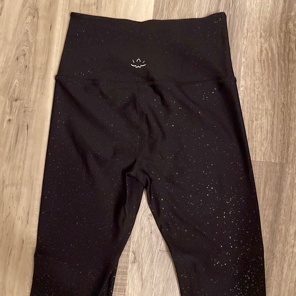 Beyond Yoga High Waisted Alloy Ombre Midi Leggings - Picture 8 of 12